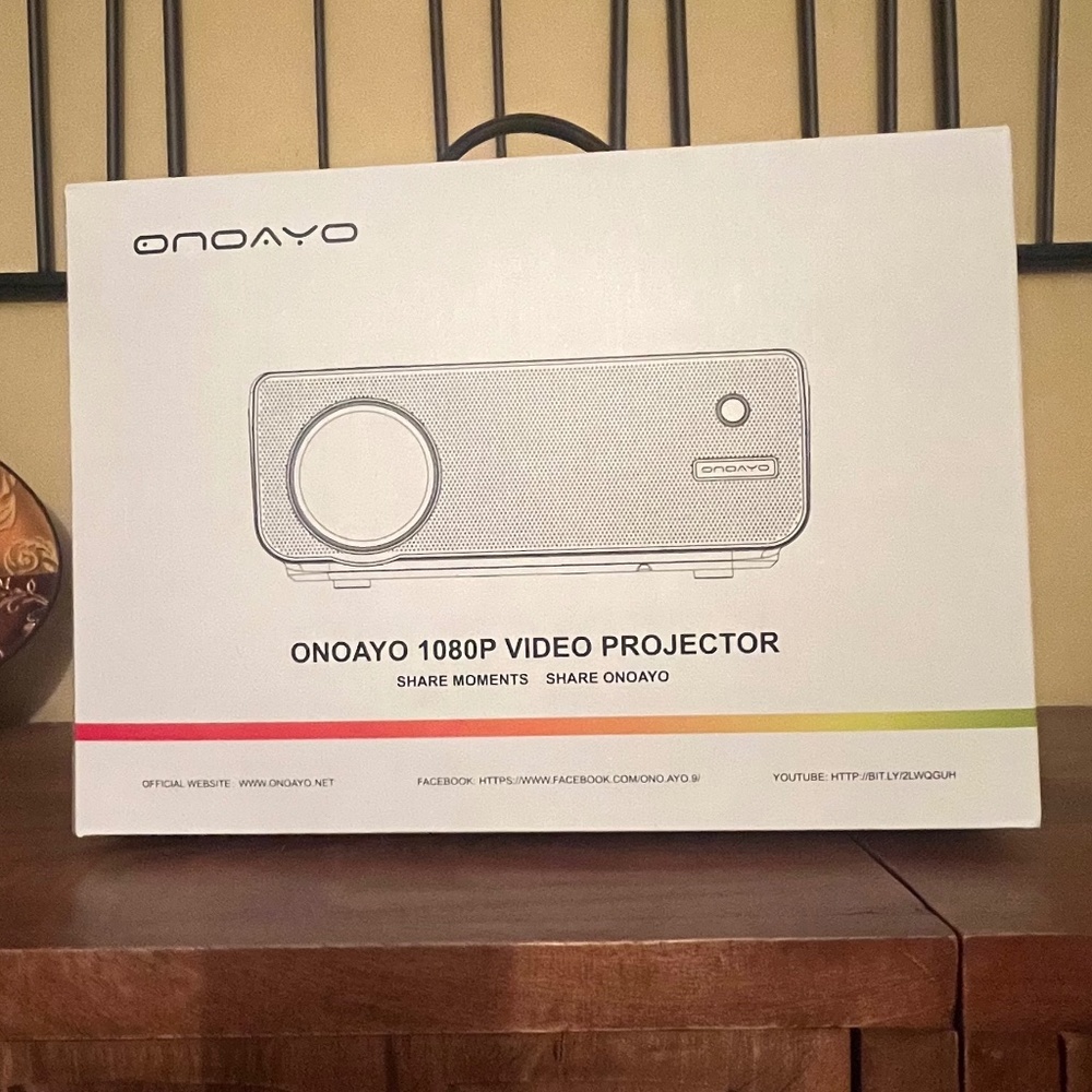 Onoayo 5G WiFi Video Projector